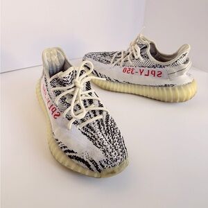 Adidas Yeezy Boost 350 v2 zebra